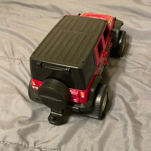 Wrangler Toy Car - Picture 4 of 6